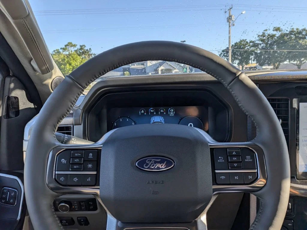 New 2026 Star White Metallic Tri-Coat Ford Platinum® image 18