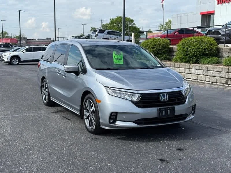 2021 Honda Odyssey Touring's photo