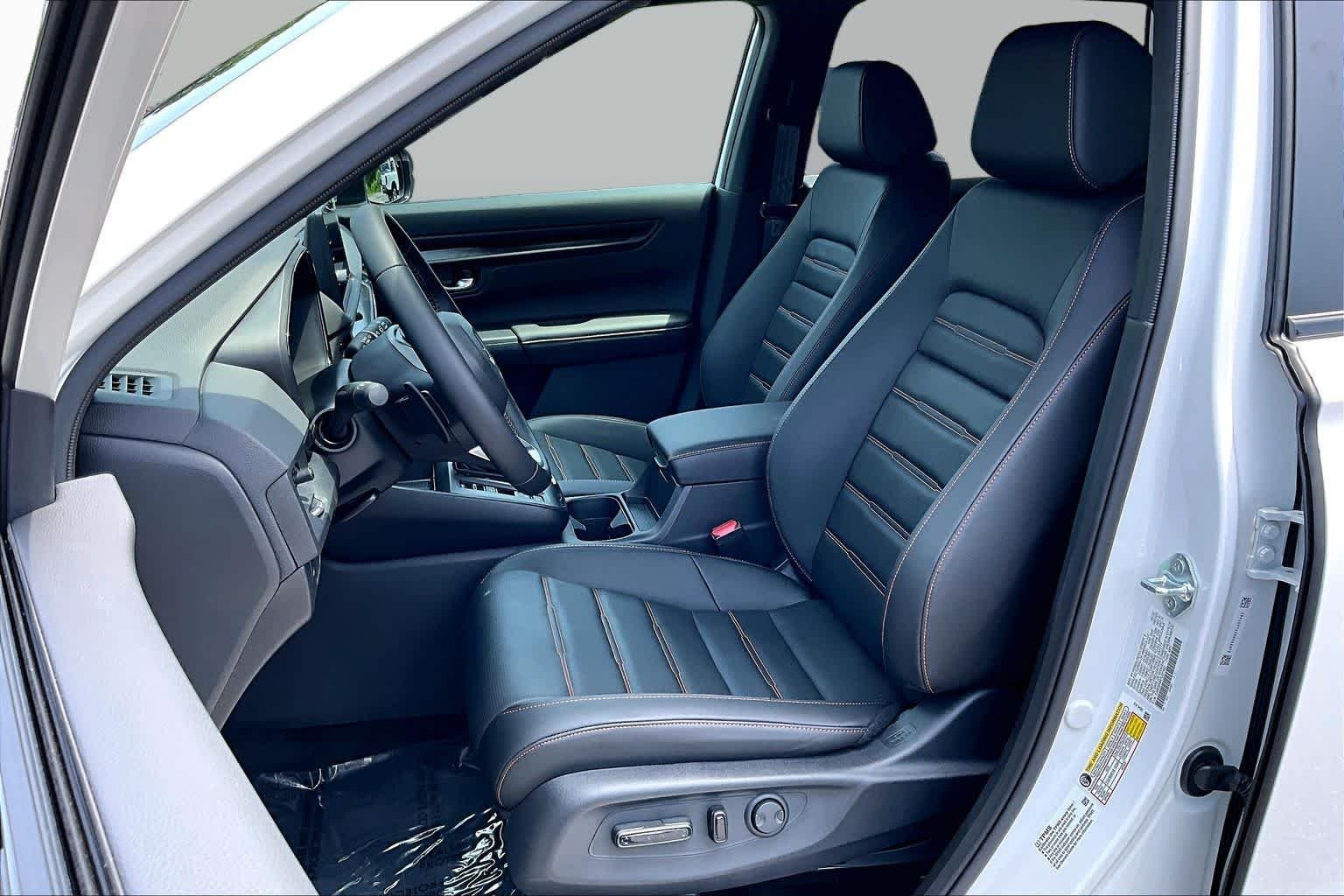 Used 2026 Platinum White Pearl Honda Sport-L image 8