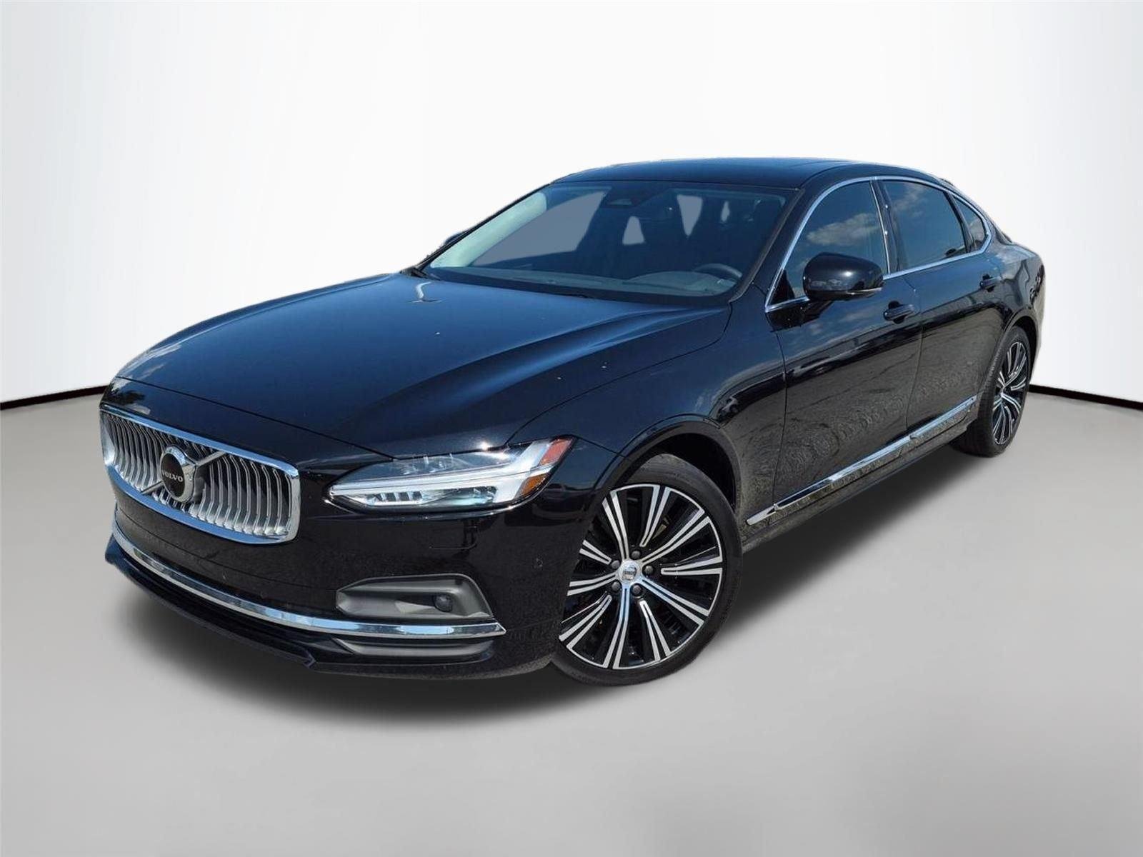 Used 2024 BLACK VOLVO  image 1