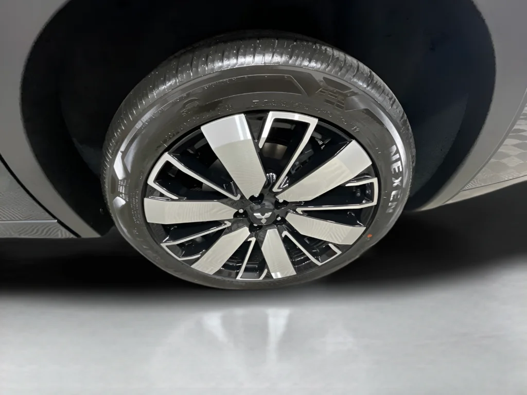 New 2026 Graphite Gray Mitsubishi SEL image 41