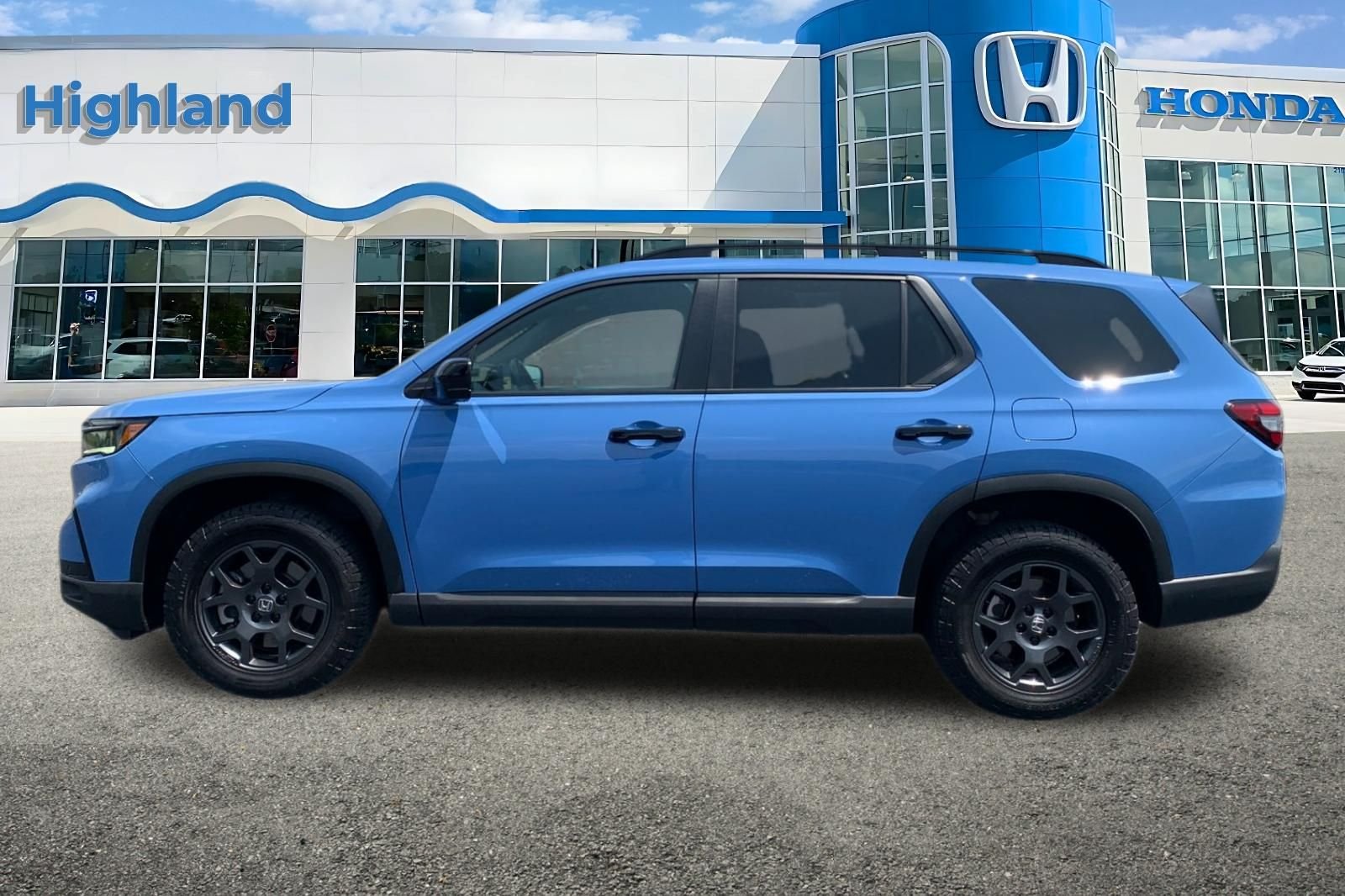 Certified Used 2025  Honda TrailSport image 2