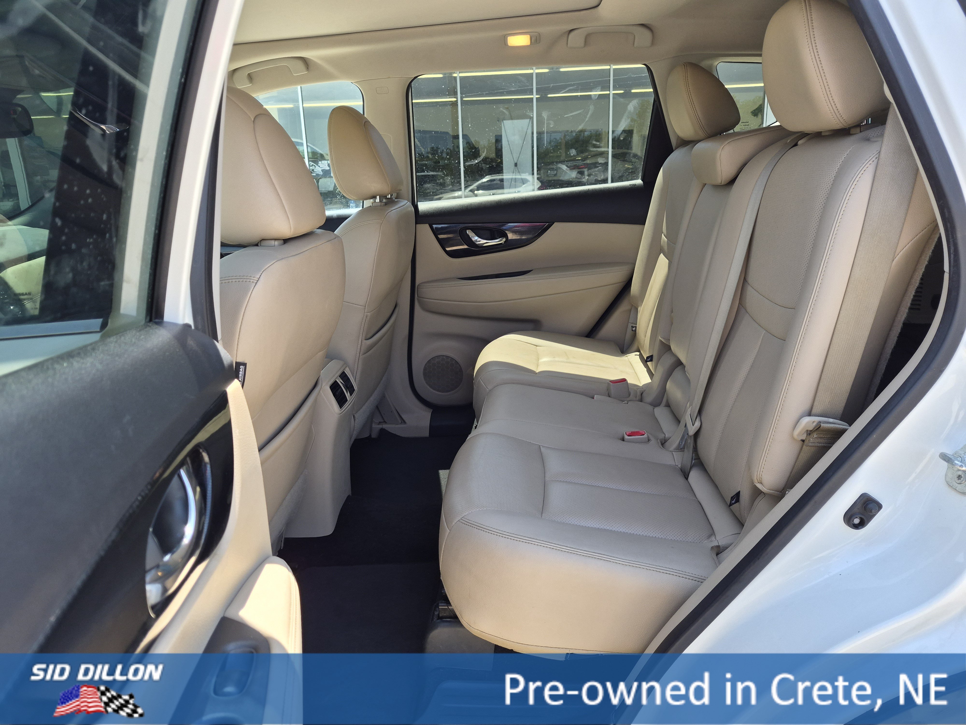 Used 2017 Pearl White Nissan SL image 4