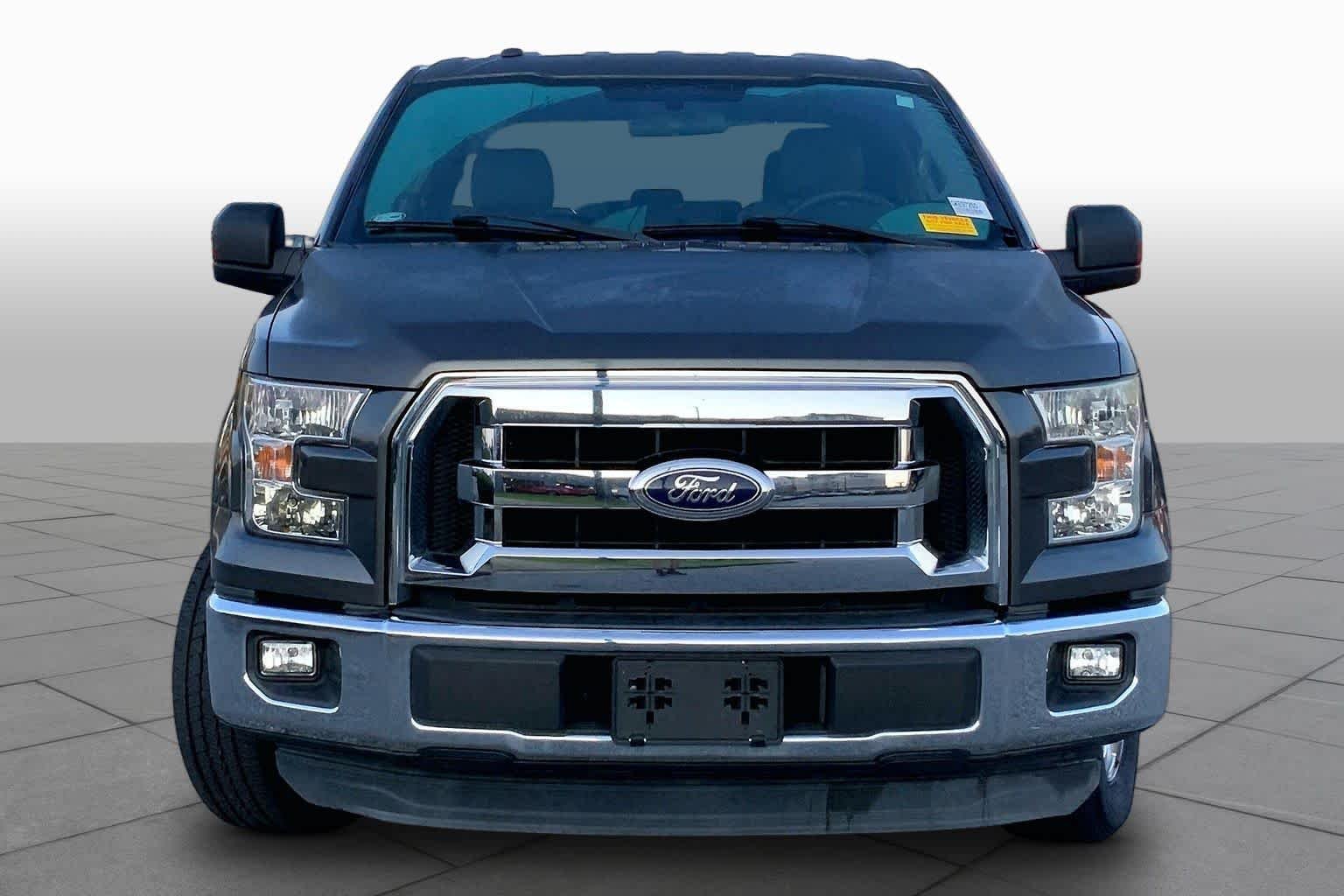 Used 2016 Magnetic Metallic Ford XLT image 4