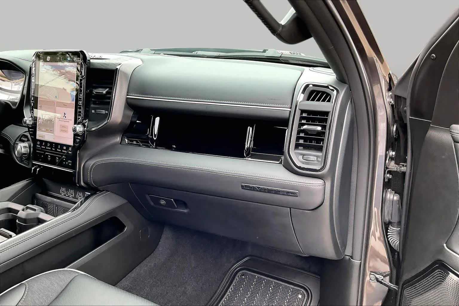 Used 2026 Granite Crystal Metallic Clearcoat Ram Limited image 18