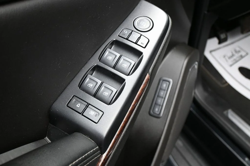 Used 2019 Black GMC SLT image 11