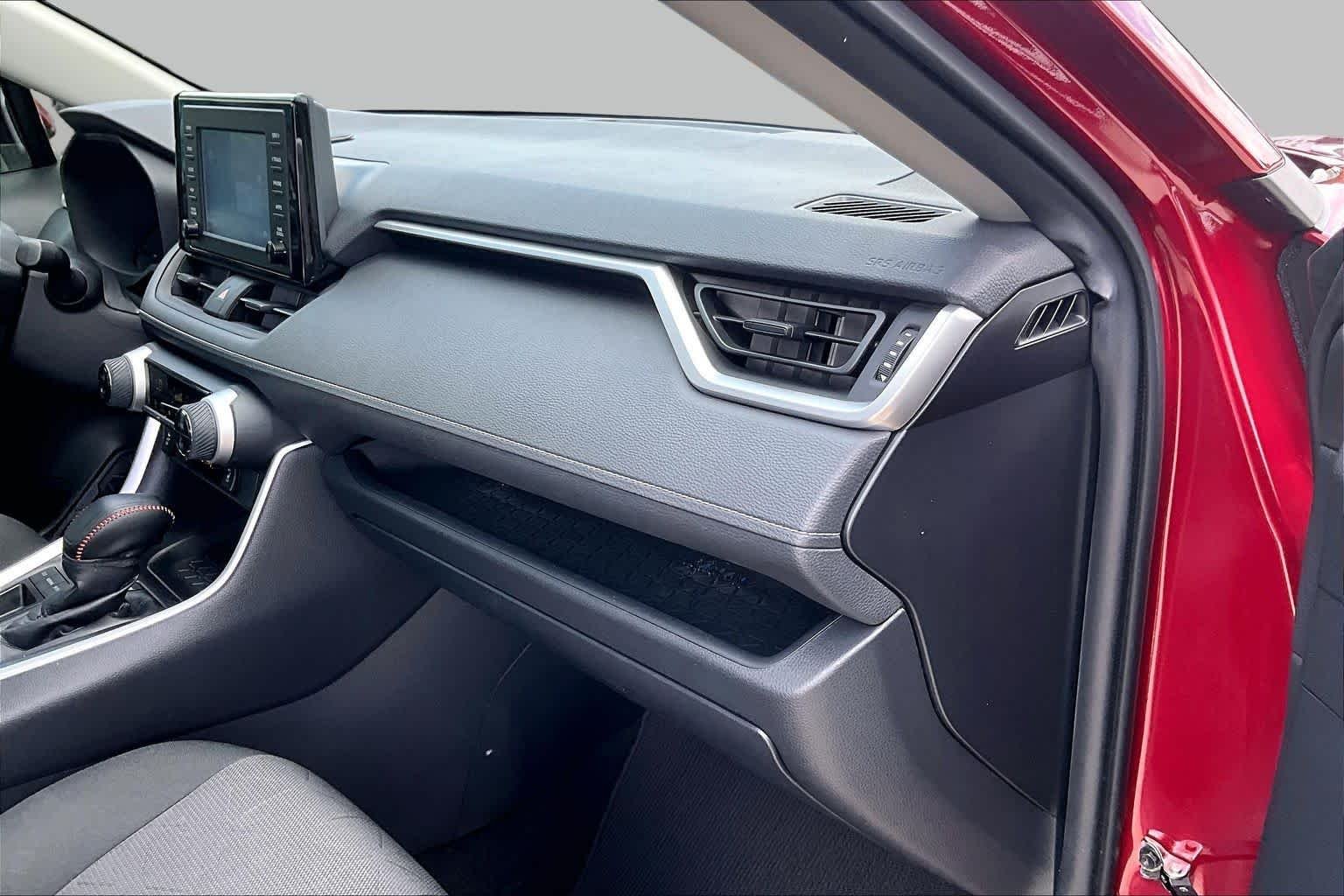 Used 2019 Ruby Flare Pearl Toyota XLE image 18