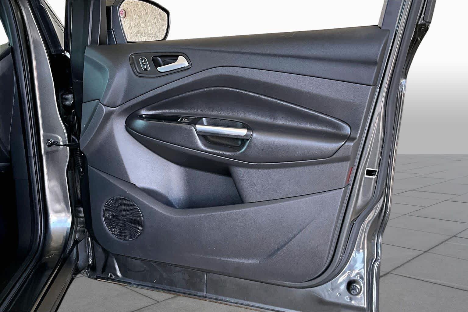 Used 2017 Magnetic Ford Titanium image 23