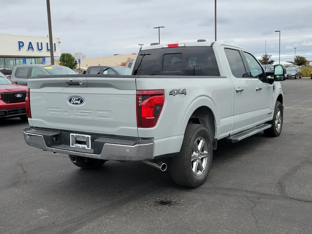 Used 2024 Avalanche Ford XLT image 4