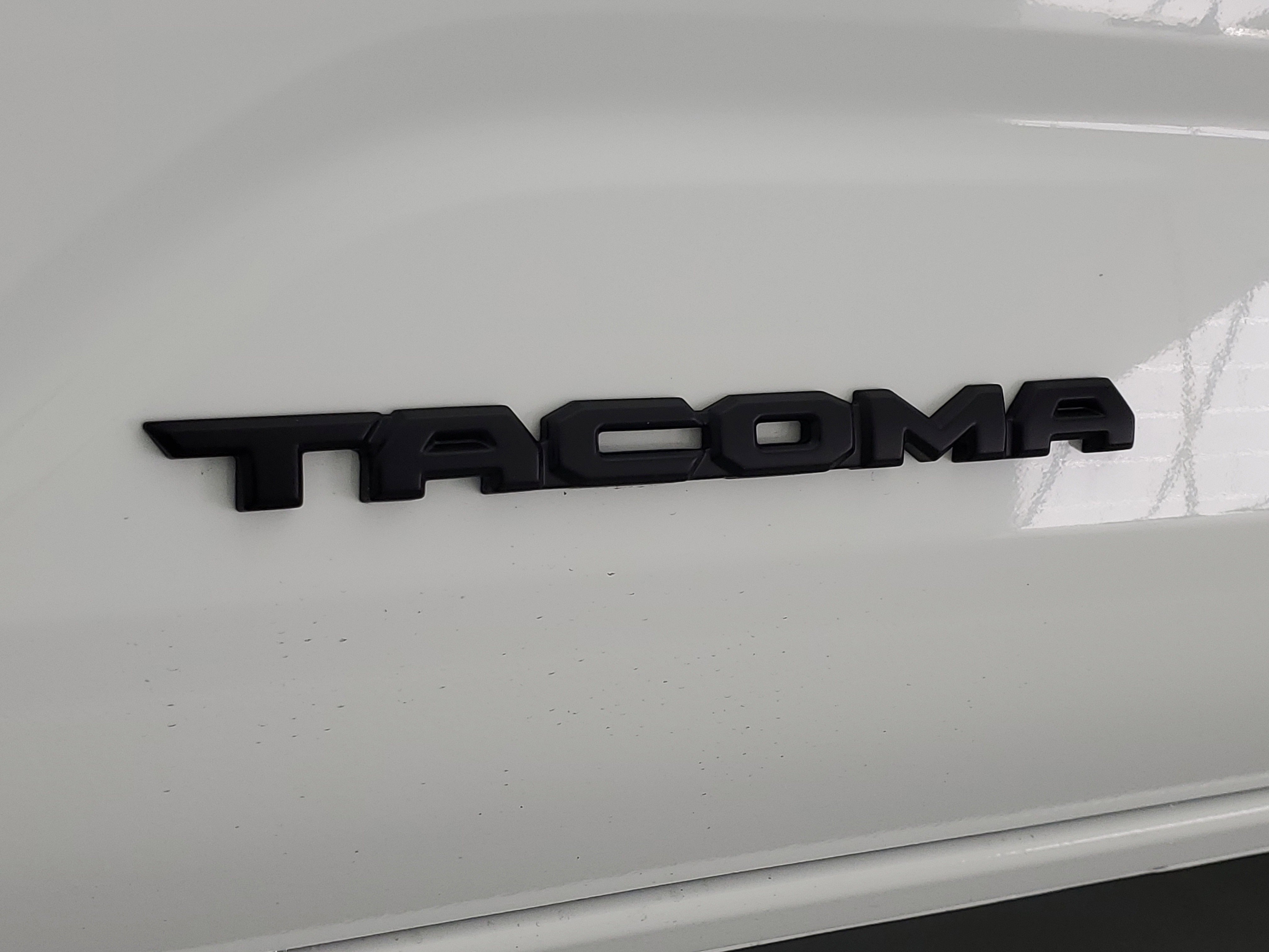 2026 Toyota Tacoma SR5 - Photo 8