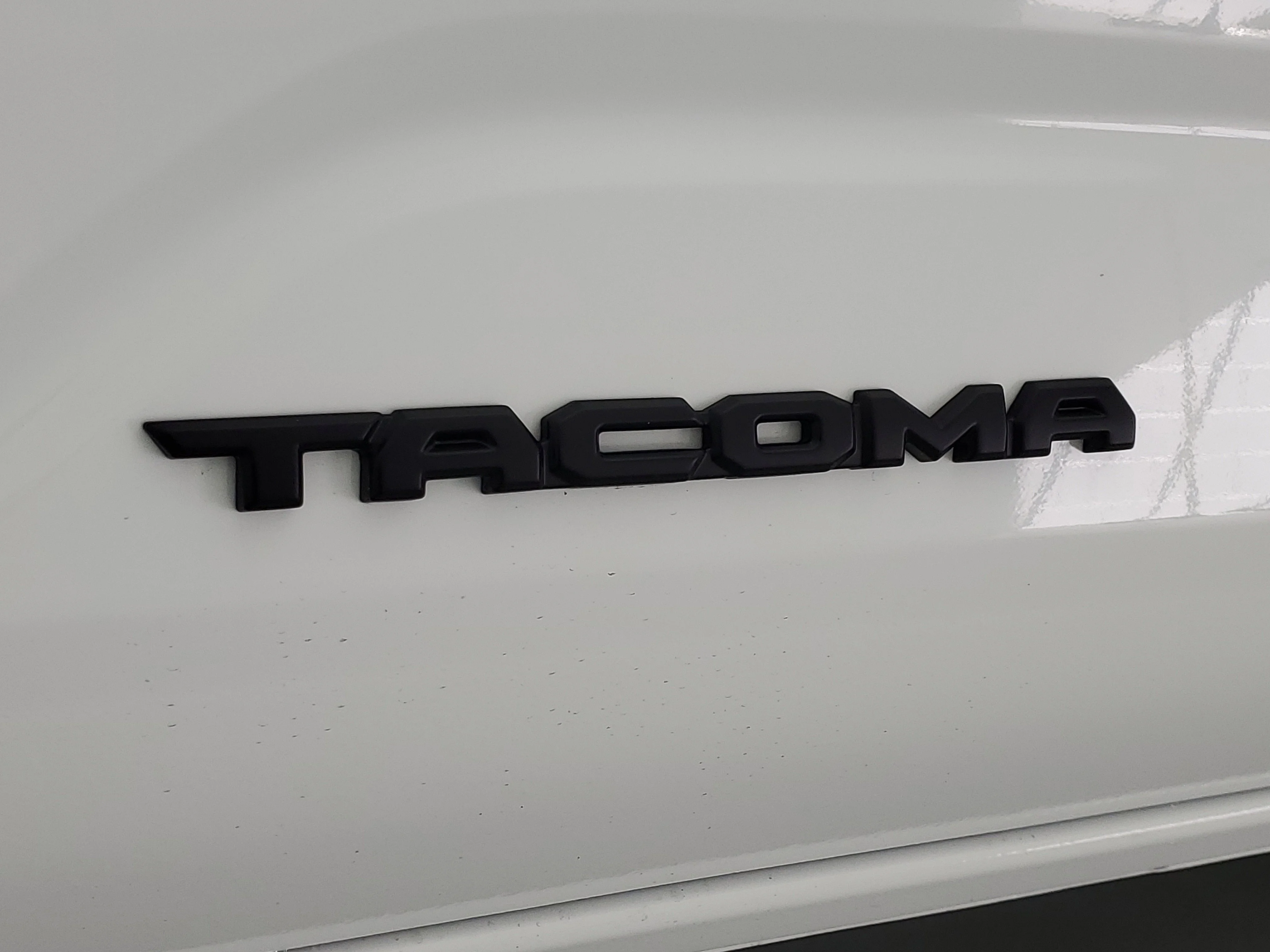 2026 Toyota Tacoma SR5 - Photo 8