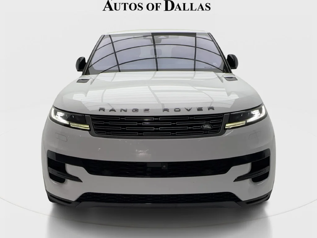 Used 2023 White Land Rover SE image 4