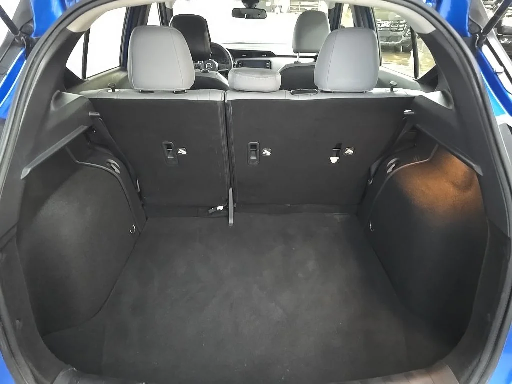 Used 2021 Blue Nissan SR image 12