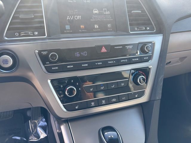 Used 2017 Lakeside Blue Hyundai Sport image 26