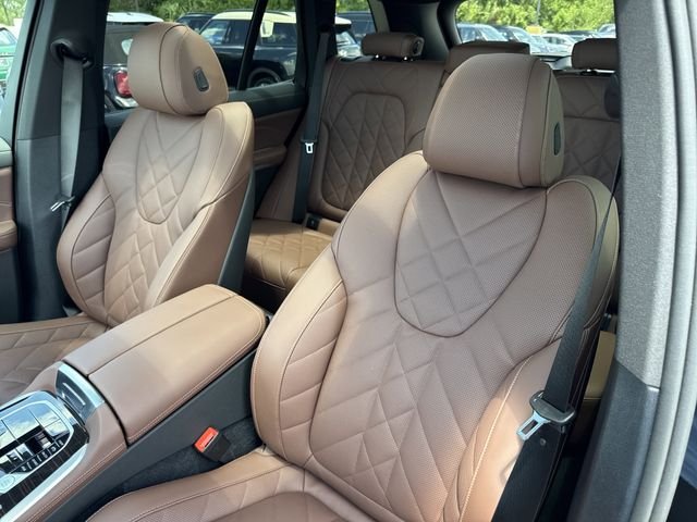 New 2026 Black Sapphire Metallic BMW xDrive40i image 24