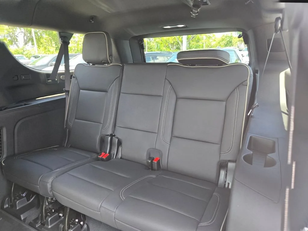 2026 Chevrolet Suburban Premier - Photo 7