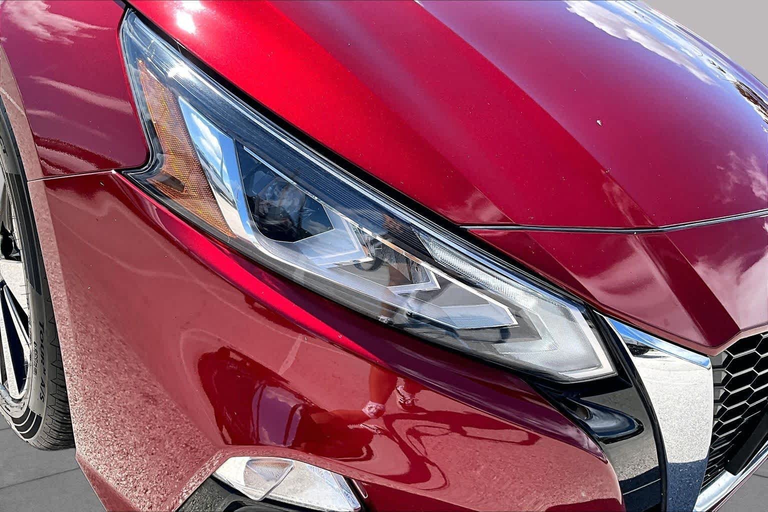 Used 2020 Scarlet Ember Tintcoat Nissan 2.5 SV image 28