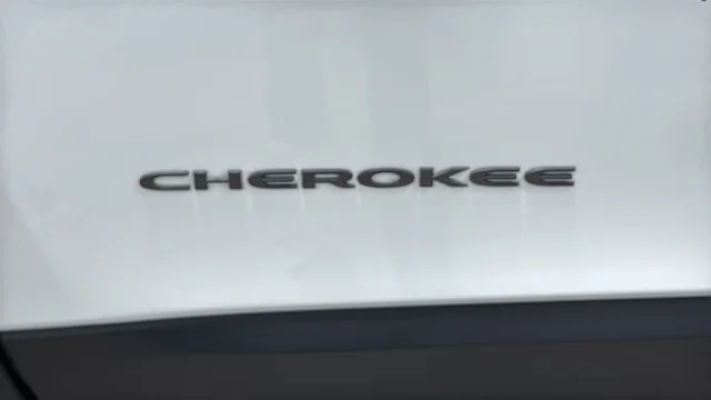 Used 2022 Bright White Clearcoat Jeep Trailhawk image 37