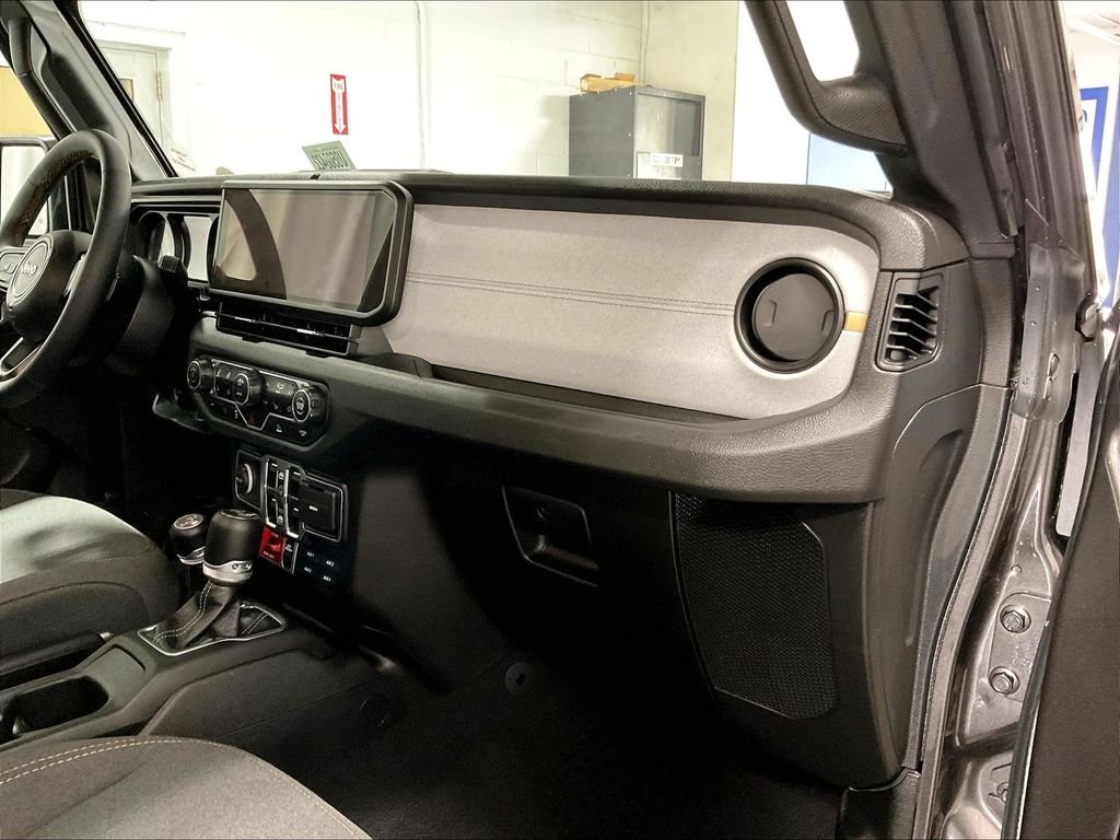 Used 2024 Granite Crystal Metallic Clearcoat Jeep Willys 4xe image 13
