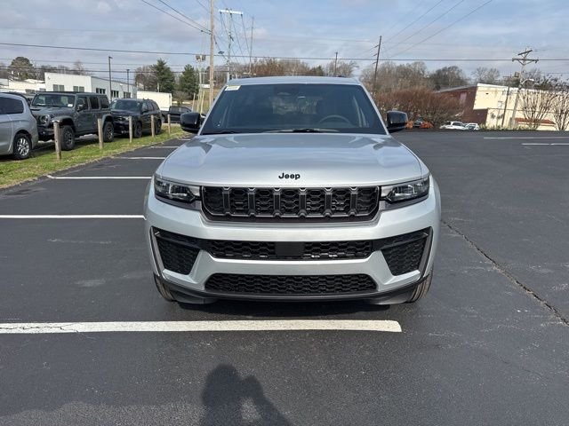 New 2026 Silver Zynith Exterior Paint Jeep Altitude image 2