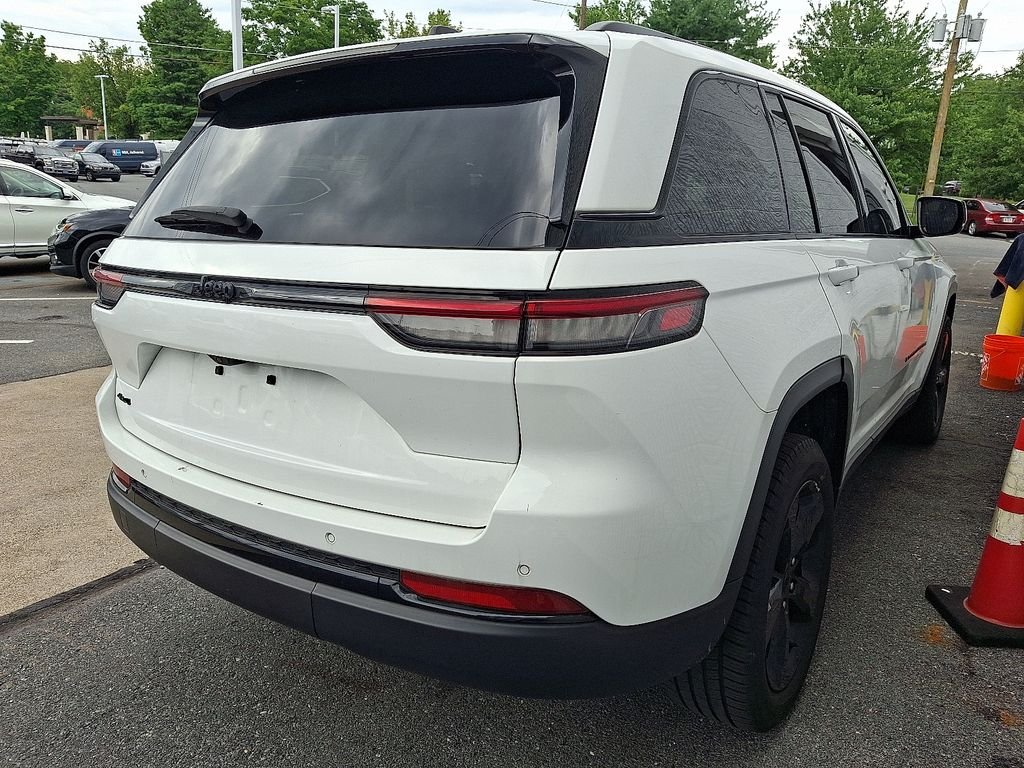 Used 2023 White Jeep Altitude X image 7