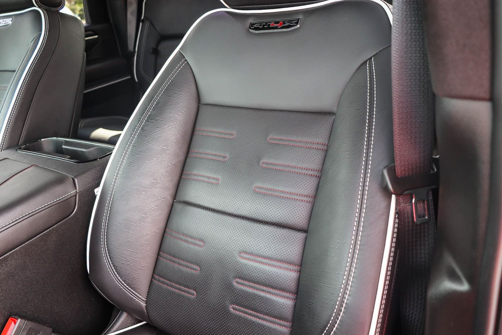 Certified Used 2026 Dune GMC AT4X image 27