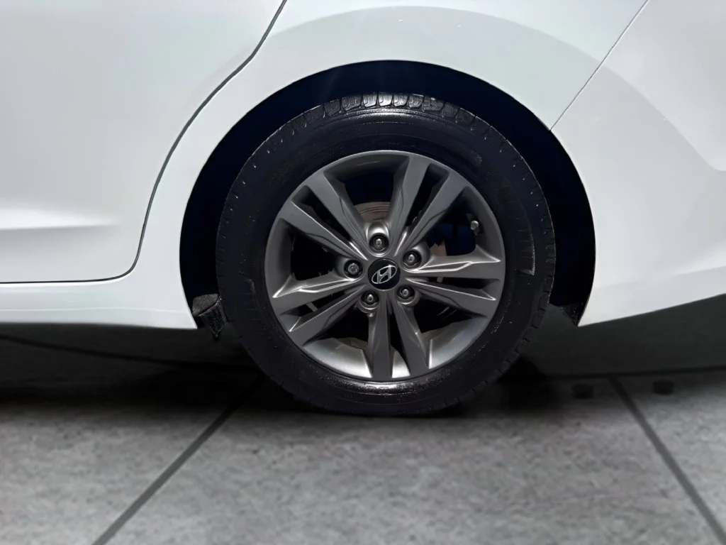 Used 2017 White Hyundai SE image 24