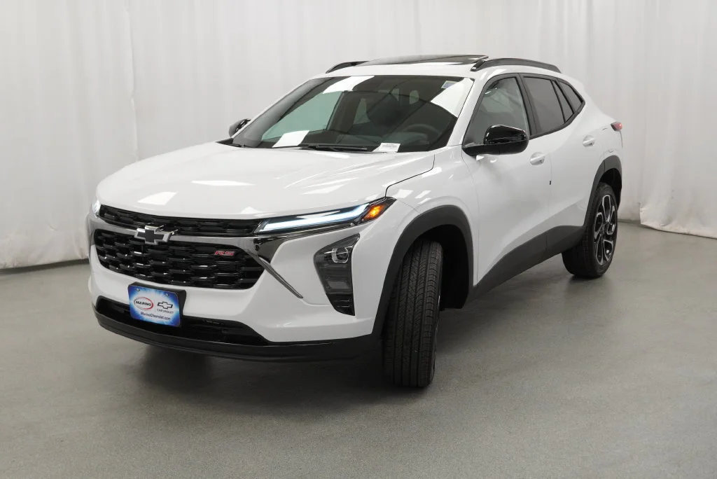New 2026 Summit White Chevrolet 2RS image 19