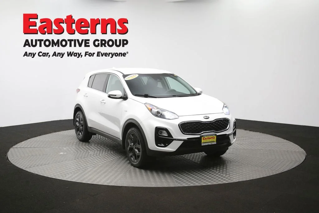Used 2022 White Kia LX image 48