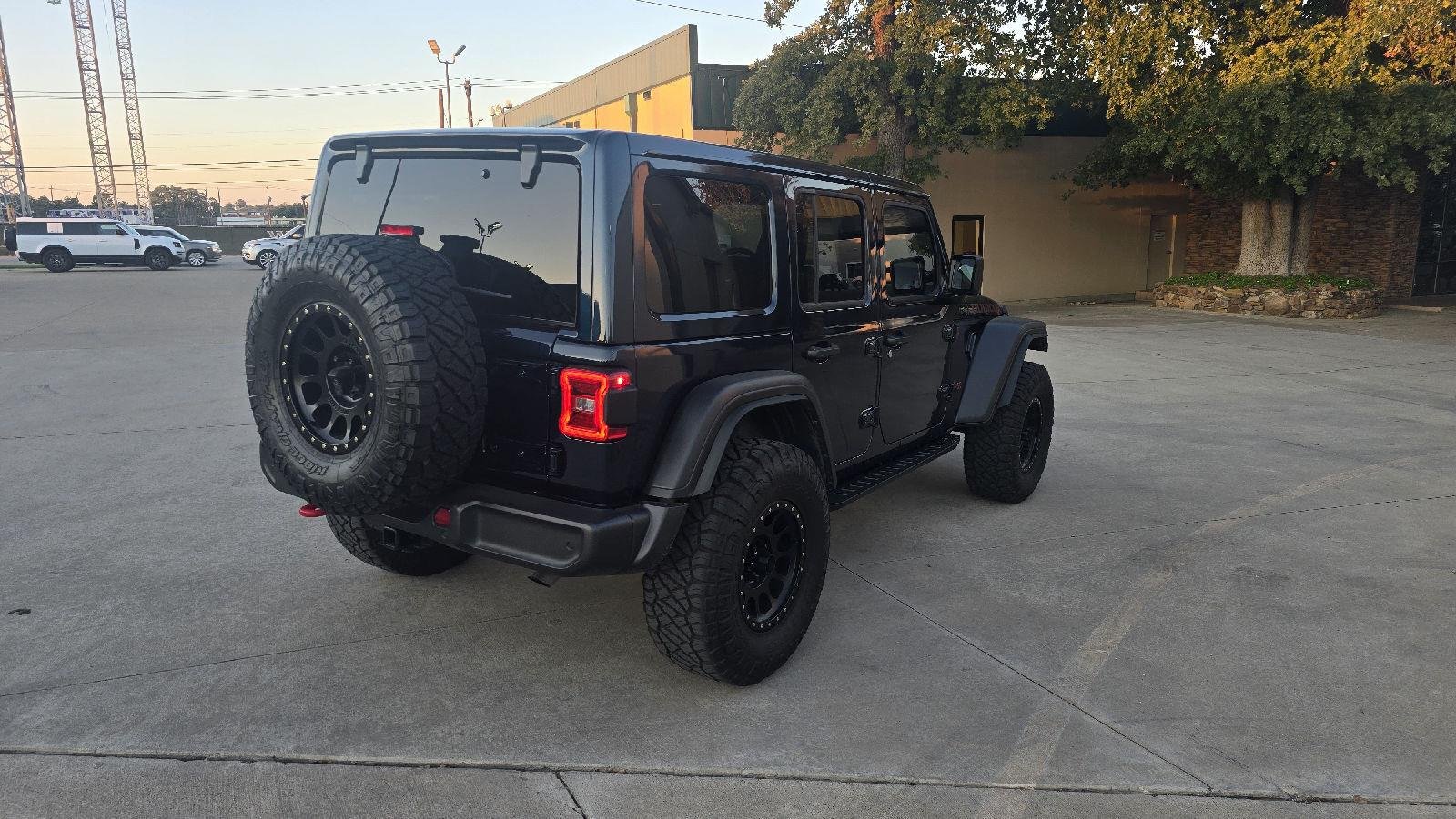 Used 2025 Fathom Blue Pearl Jeep Rubicon image 4