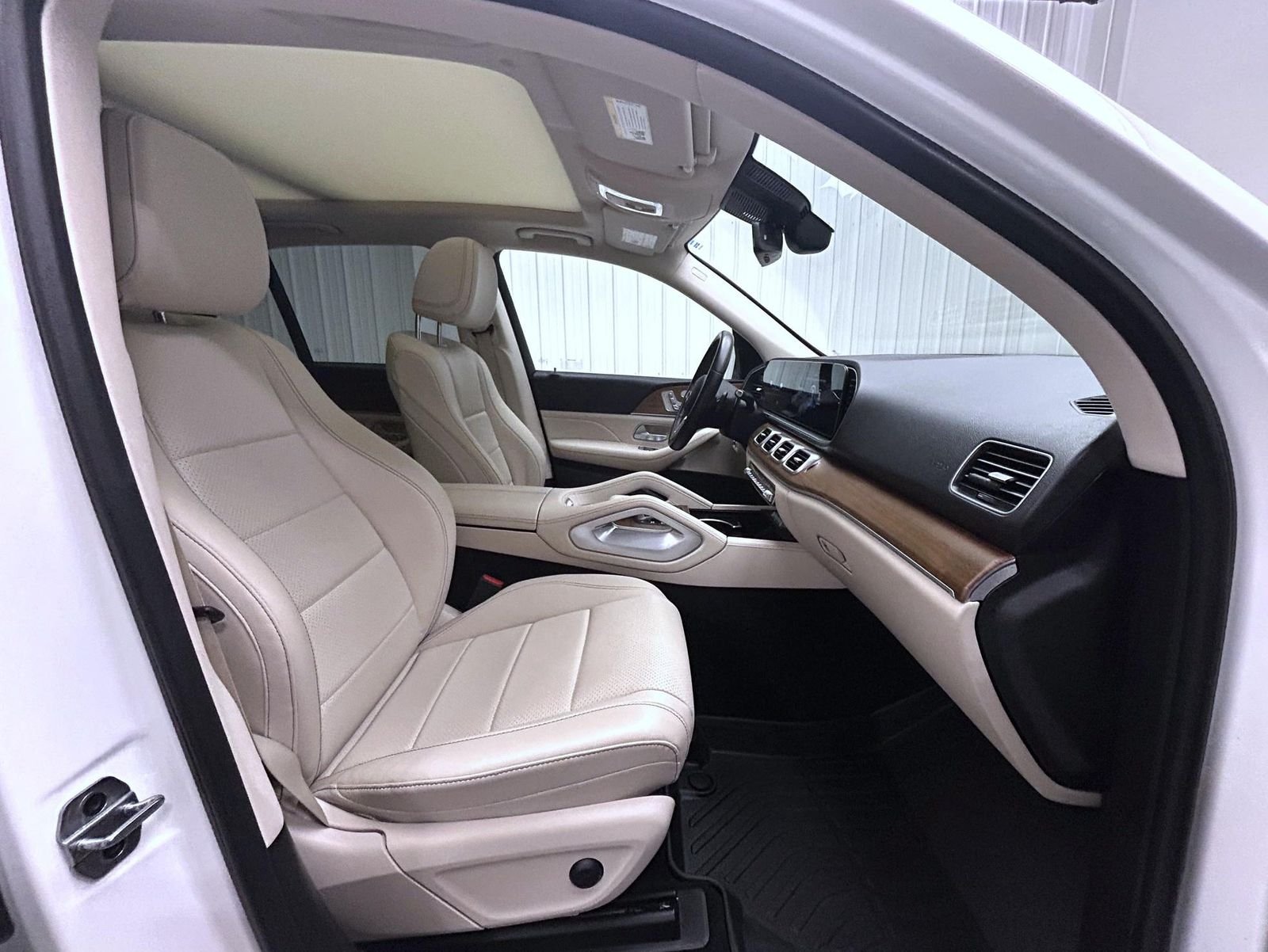 Used 2022 White Mercedes-Benz GLE 350 image 15