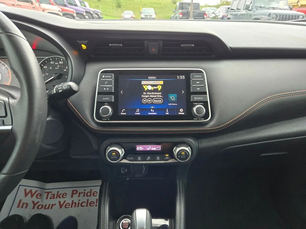 Used 2020 Orange Nissan SR image 19