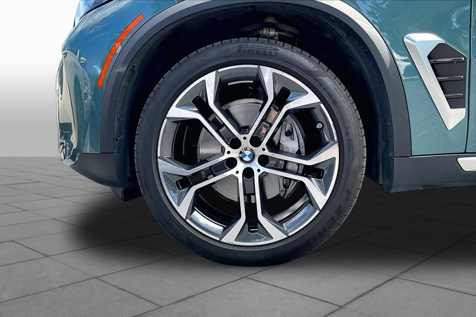 Used 2024 Blue Ridge Mountain Metallic BMW xDrive40i image 11