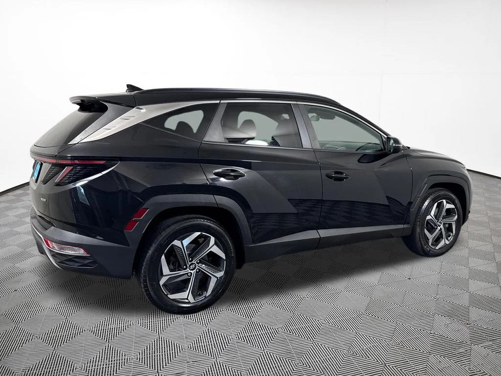 Used 2023 Black Hyundai SEL image 9