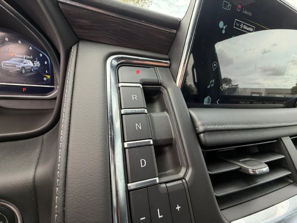 Used 2022 White Chevrolet Z71 image 23