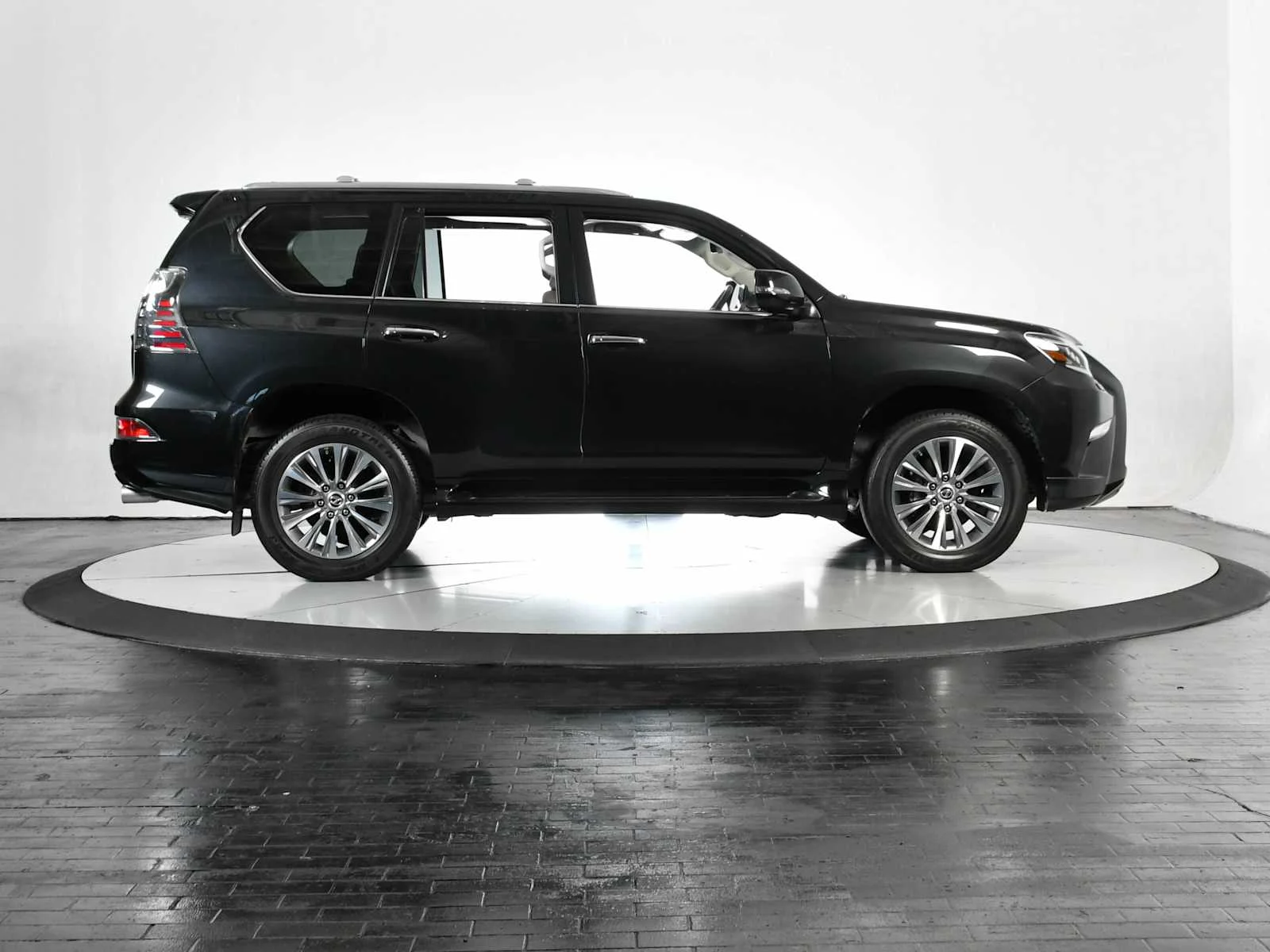 Certified Used 2023 CAVIAR Lexus Luxury image 8