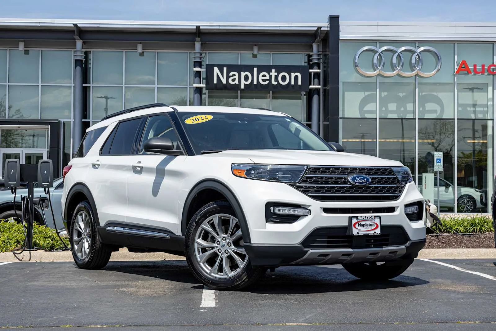 2022 Ford Explorer XLT 4WD's photo