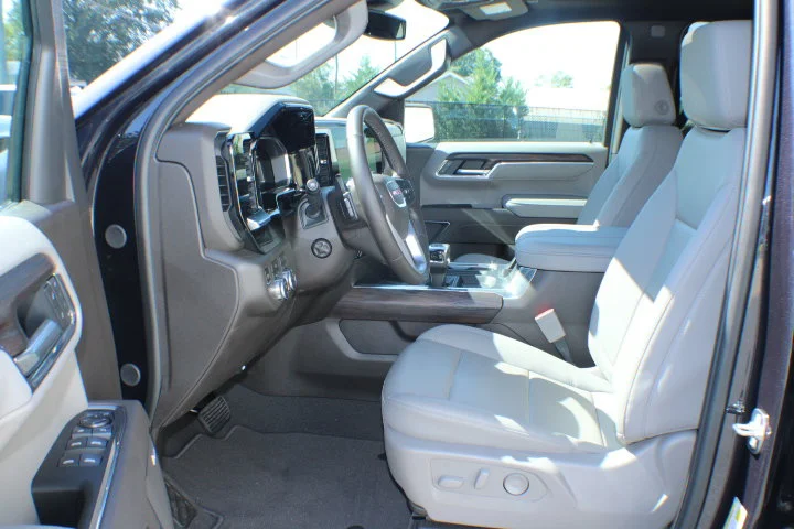 2026 GMC Sierra 1500 SLT - Photo 12