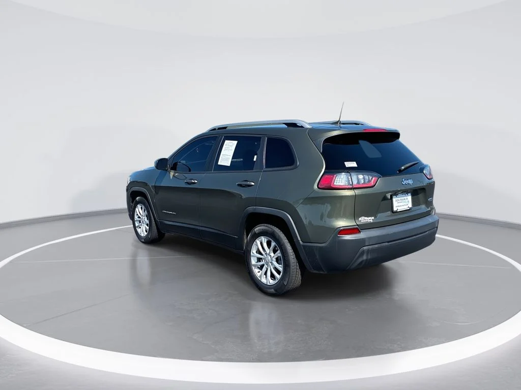 Used 2020 Green Jeep Latitude image 6