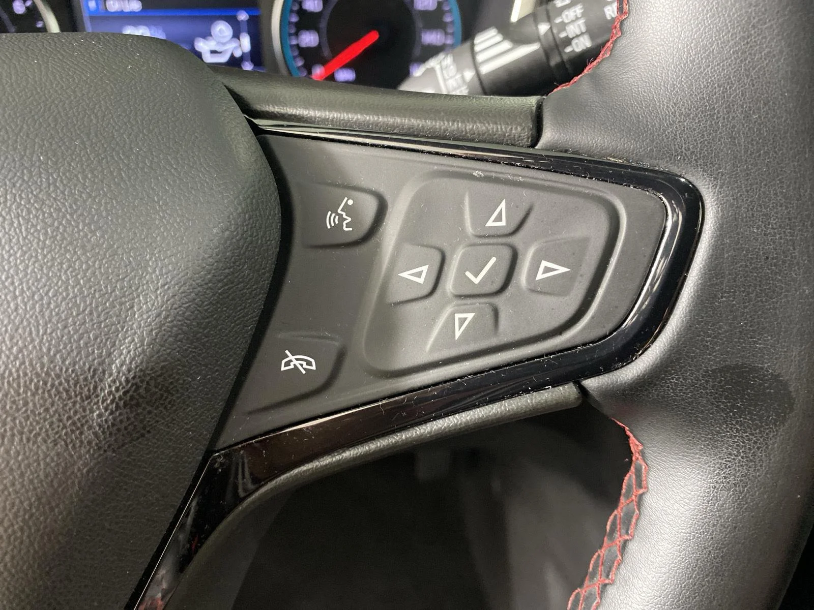 Used 2024 Lakeshore Blue Metallic Chevrolet RS image 18