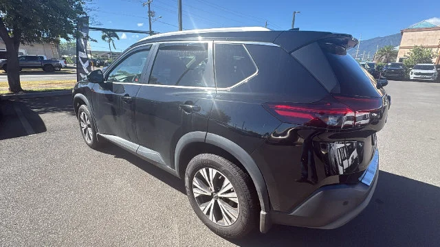 Used 2022 Black Nissan SV image 2