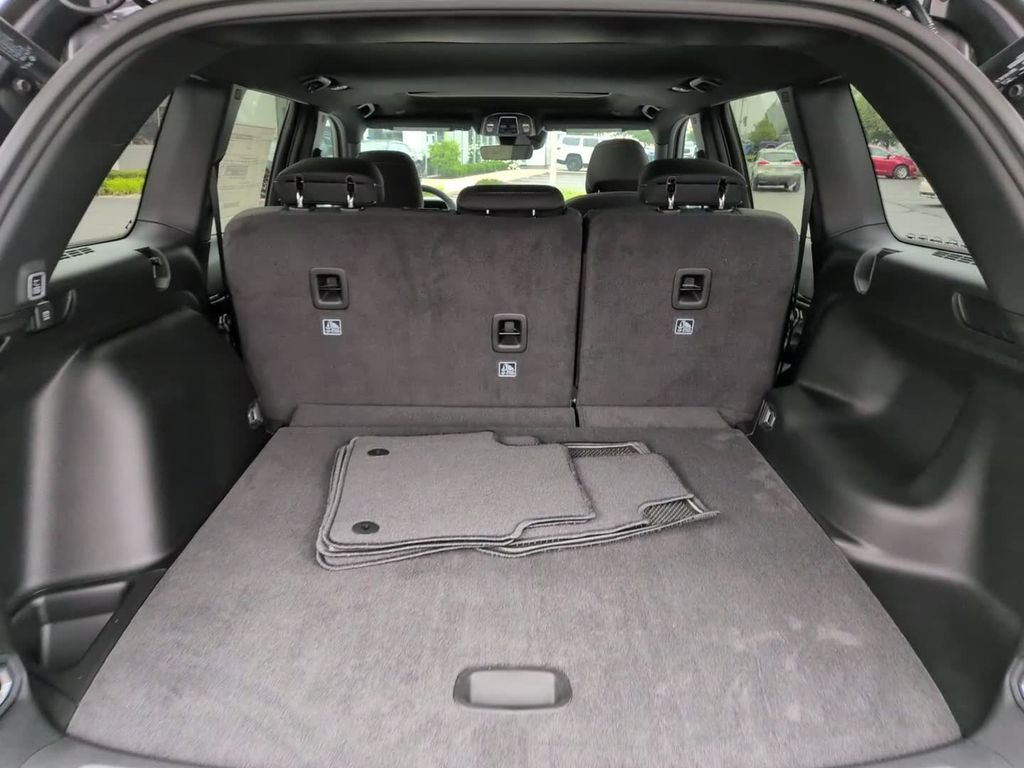 New 2026 Baltic Gray Metallic Clearcoat Jeep Laredo X image 9