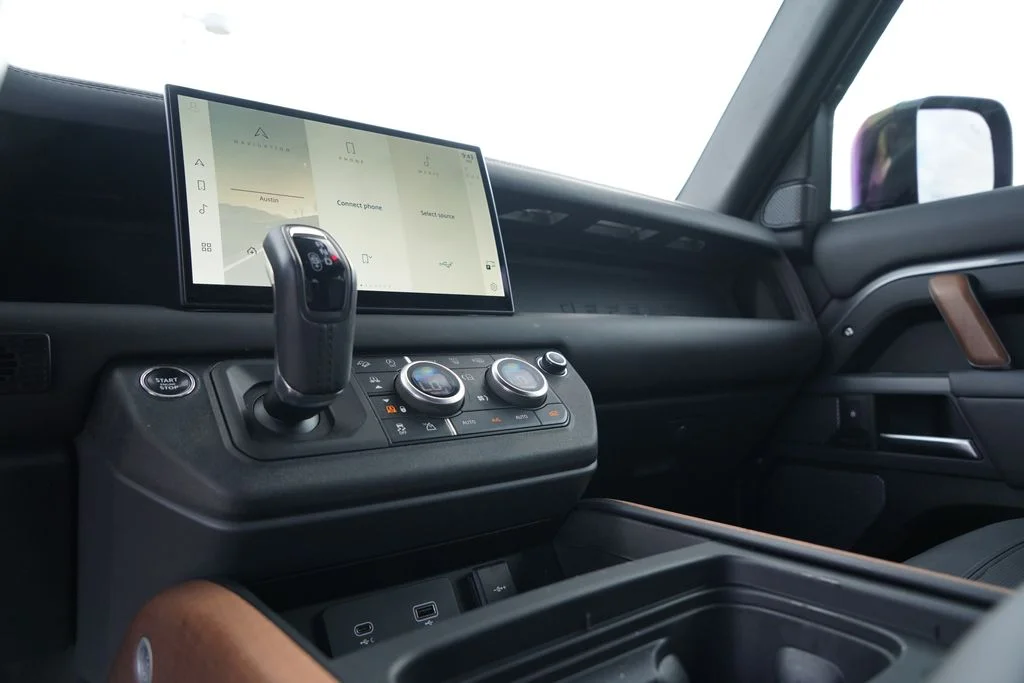 Used 2023 Gray Land Rover X image 17