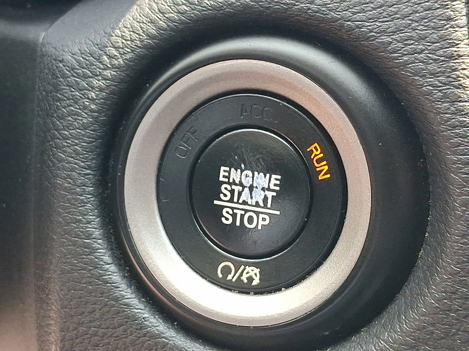 Used 2019 White Knuckle Clearcoat Dodge SXT image 23