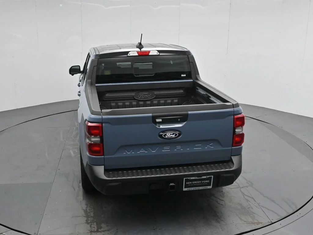 New 2026 Azure Gray Metallic Tri-Coat Ford Lariat image 41