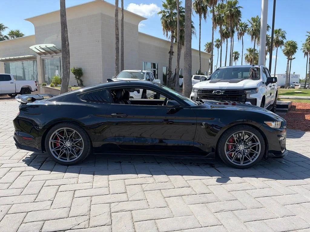 Used 2022 Black Ford Shelby GT500 image 3