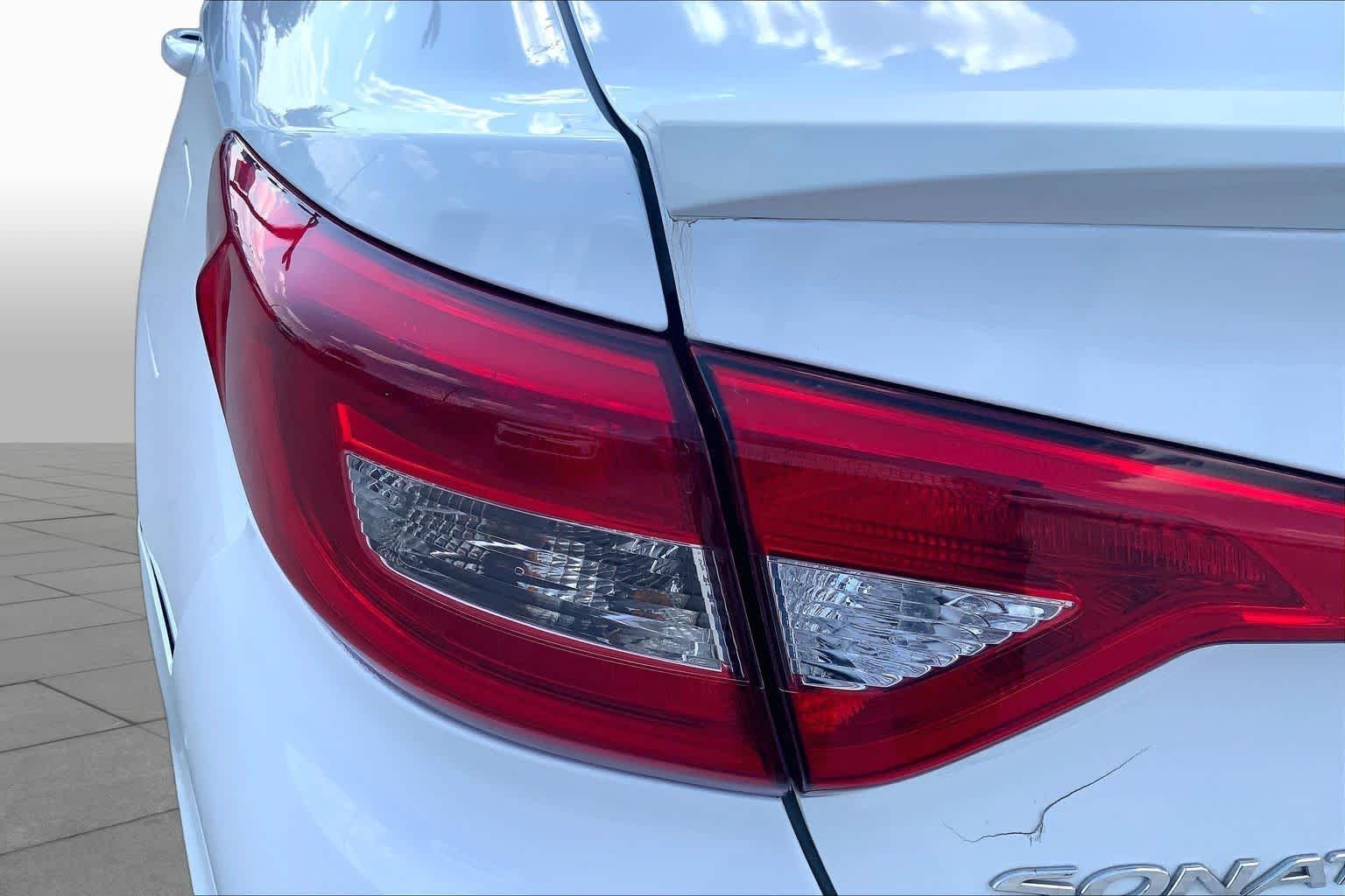 Used 2015 Quartz White Pearl Hyundai 2.4L Sport image 28