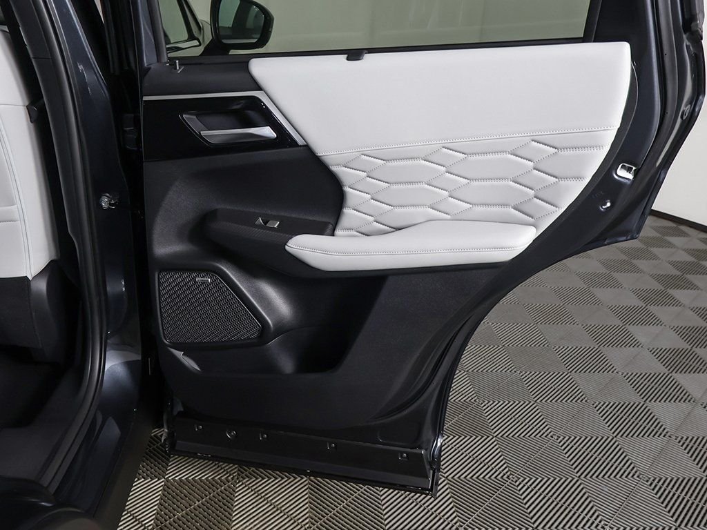 2025 Mitsubishi Outlander SEL - Photo 28