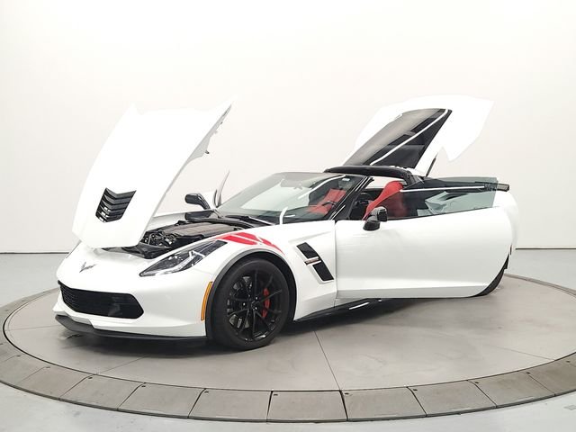 Used 2019 White Chevrolet Grand Sport image 11