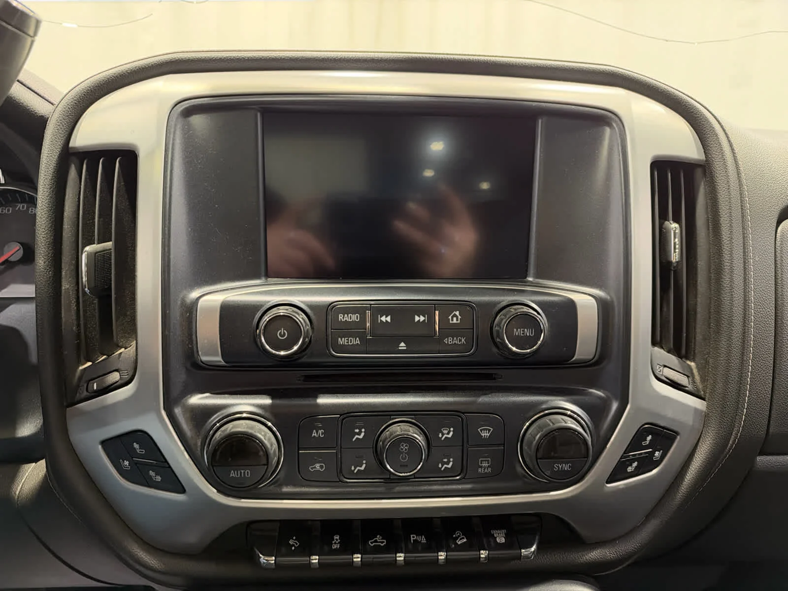 Certified Used 2018 SUMMIT WHITE GMC SLT image 19